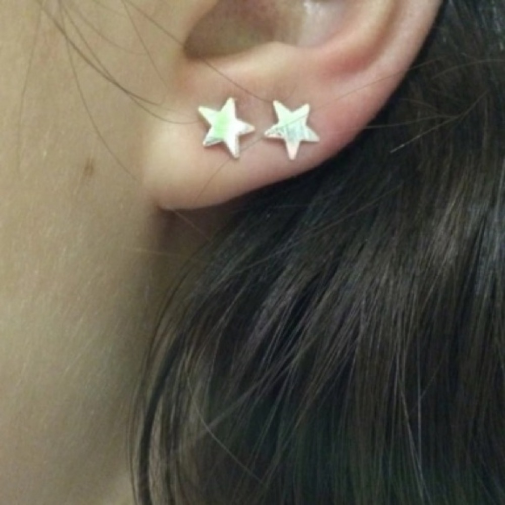 NEW!๐๐TINY!โญ๏ธSILVER PLATED! STARโญ๏ธSTUDS!๐๐CUTE - Picture 3 of 8